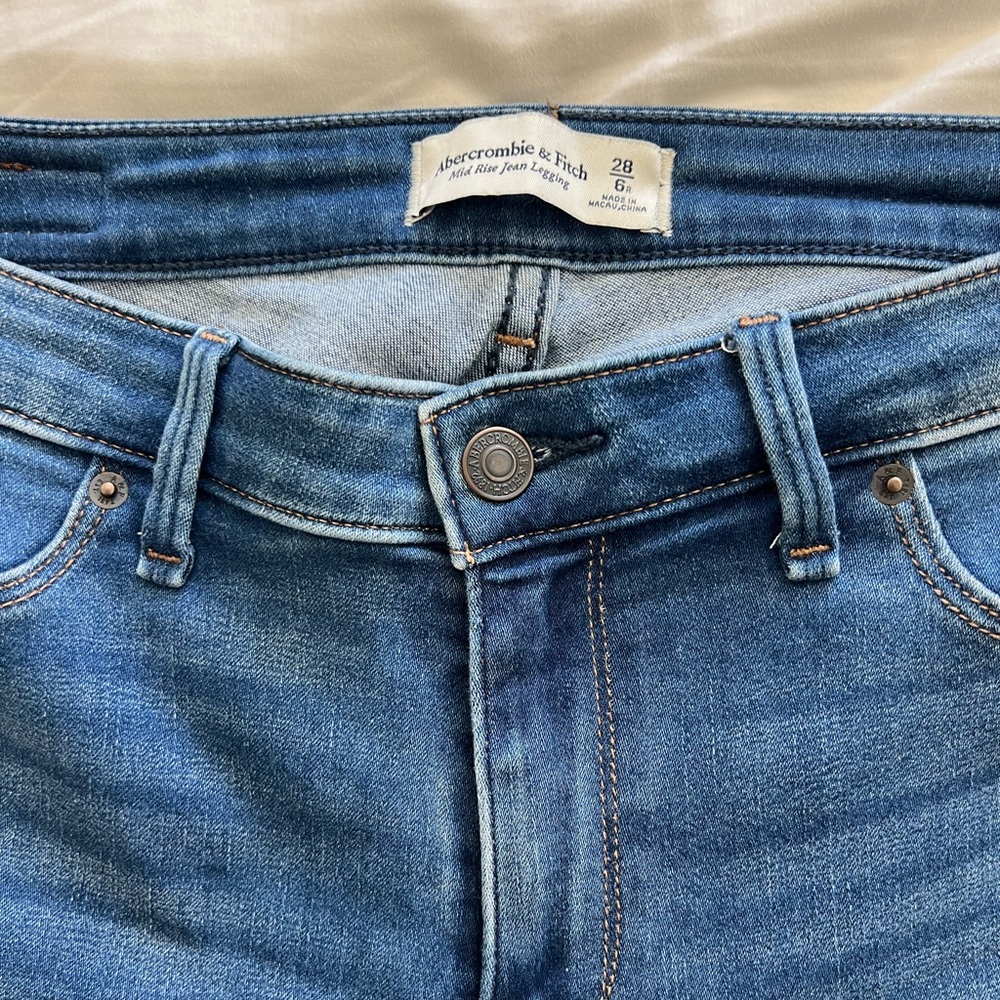 Abercrombie & Fitch Medium Blue High-Rise Skinny Jeans